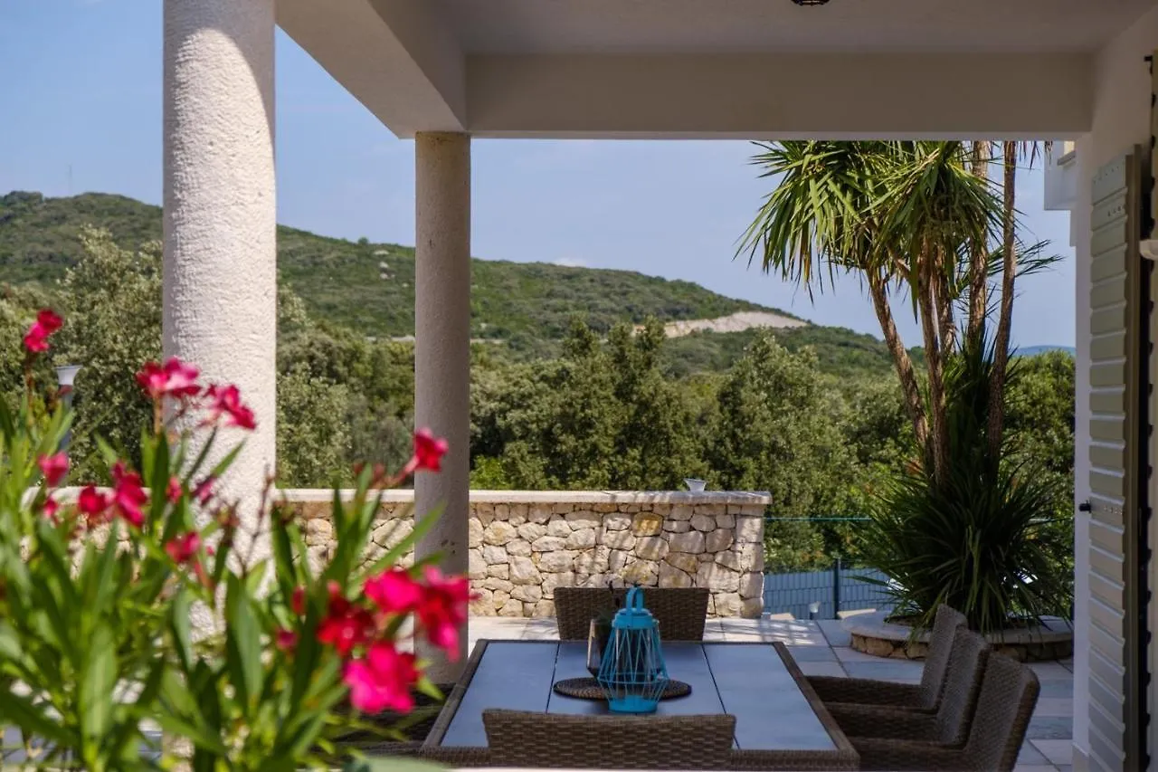 Villa Valerie With Pool And Sea View